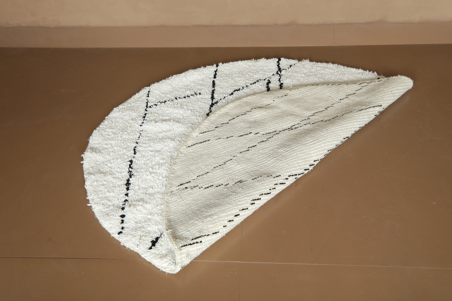 Minimalist Round Rug - Custom Wool rug - Handmade Moroccan Rug