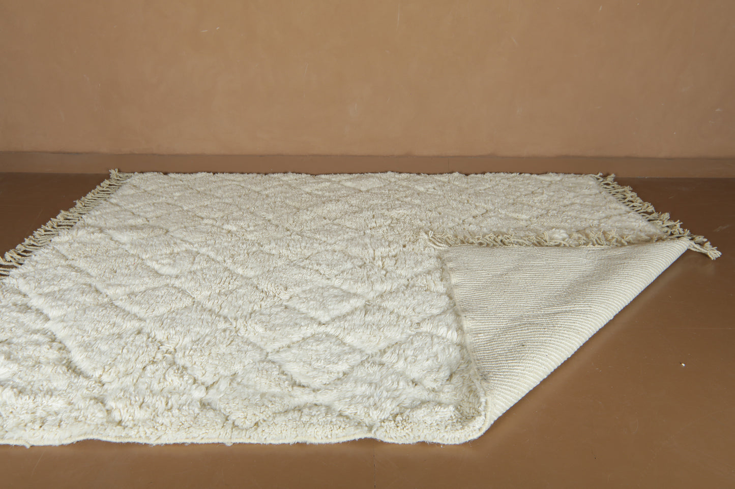 Custom Handwoven Moroccan Rug – Minimalist Cream/White Shaggy Wool Carpet